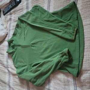 Lake Tahoe fleece pullover size M